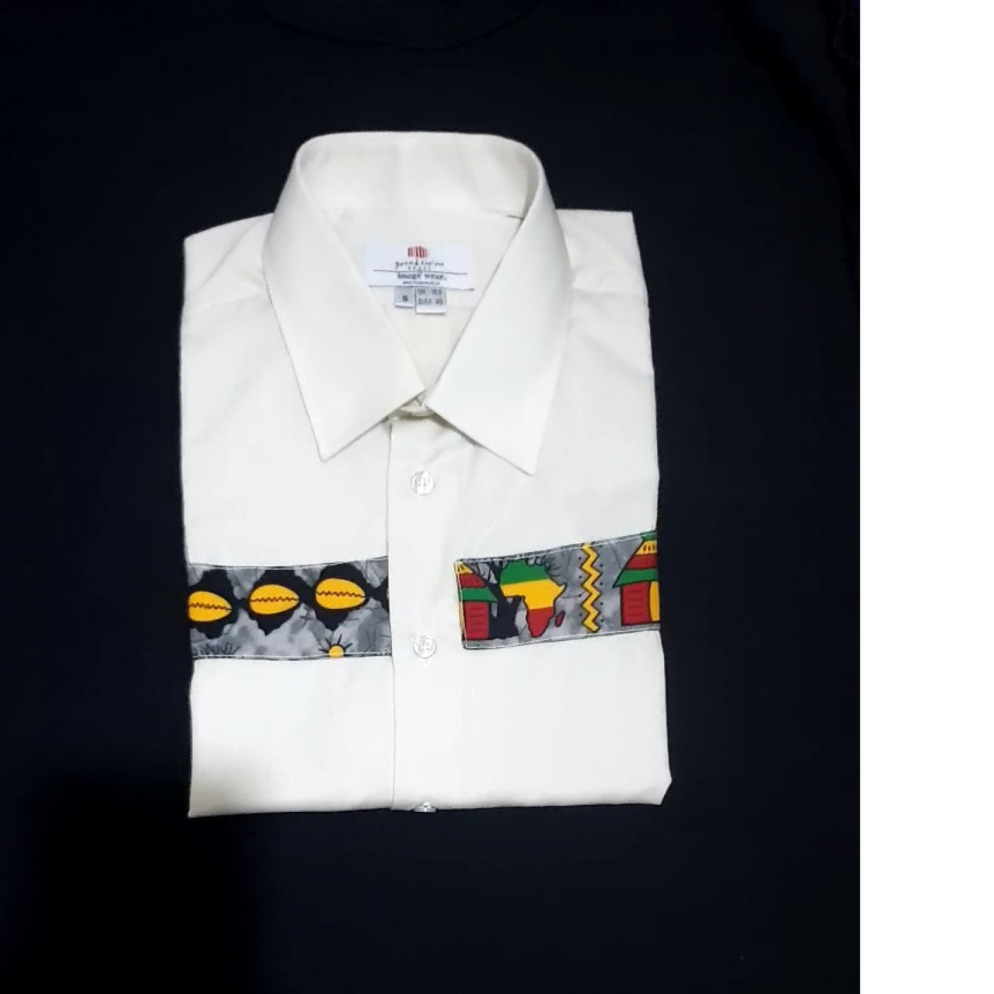 Chemise avec motif d'art 
